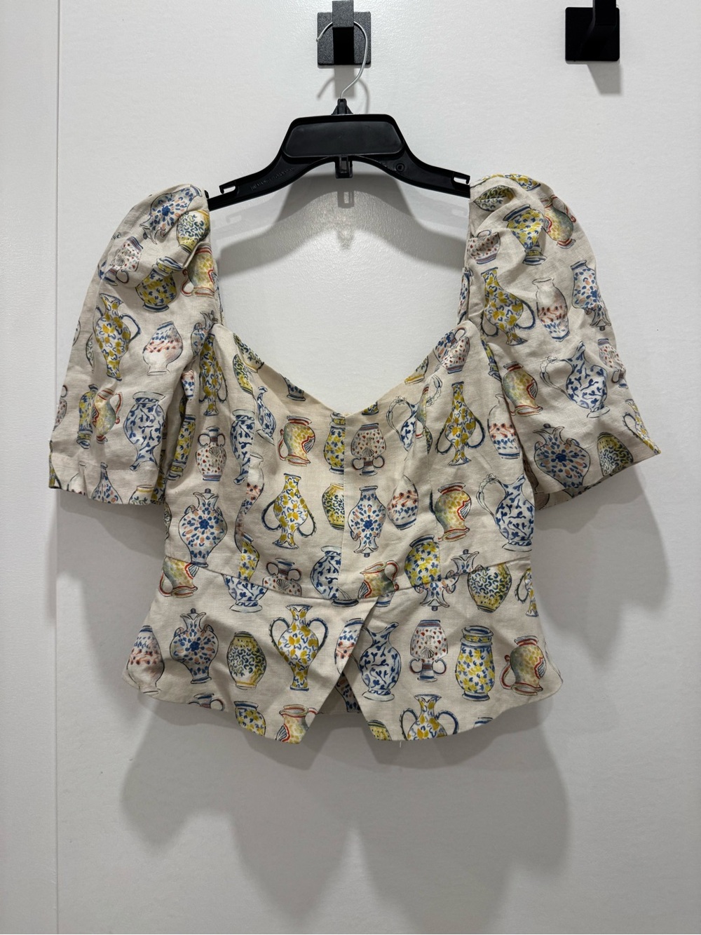 Aritzia Cream Puff-Sleeve Blouse with Vase Print